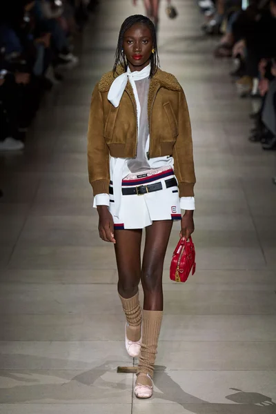 Look 19
